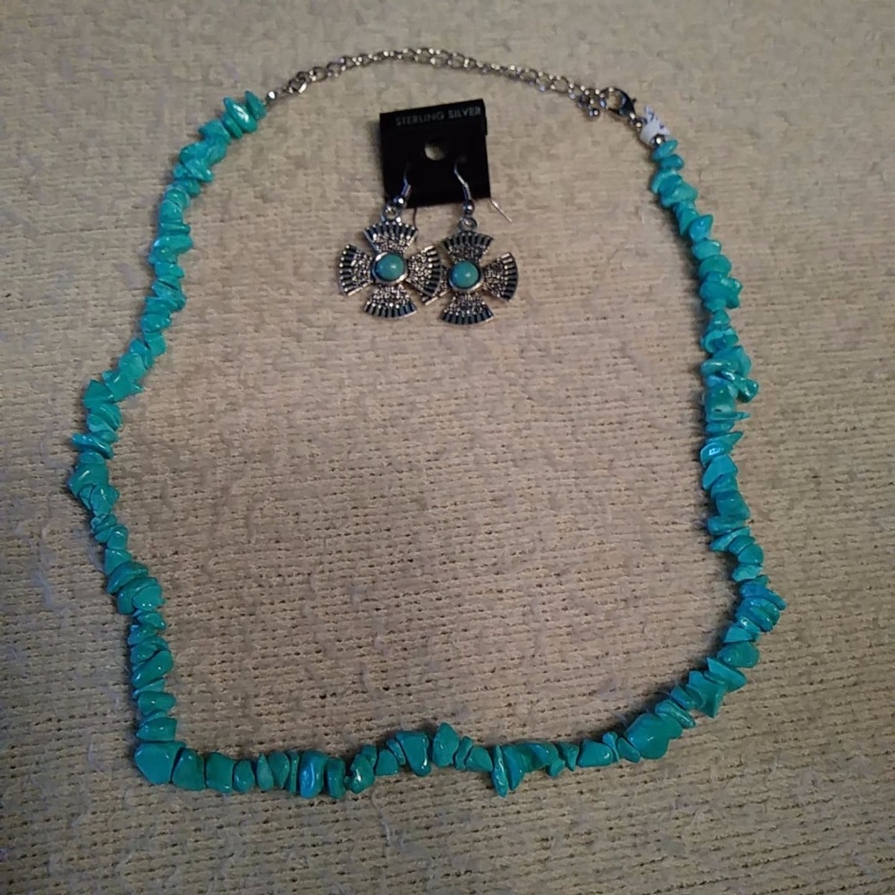 18 in. Southwestern  Howlite necklace/earring set